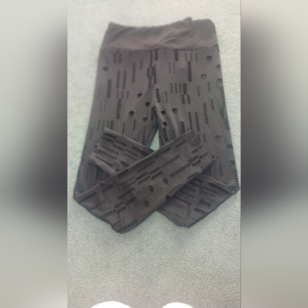 SHEIN Black Laser-Cut Leggings with Dot & Stripe Cutouts